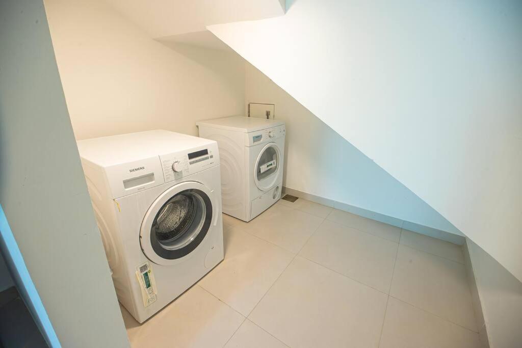 Luxury 3 Bdr Villa By The Sea 54 フジャイラ エクステリア 写真