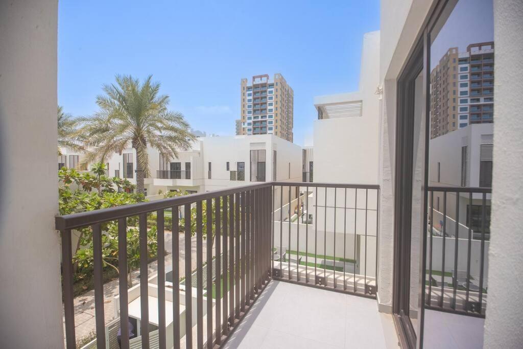 Luxury 3 Bdr Villa By The Sea 54 フジャイラ エクステリア 写真